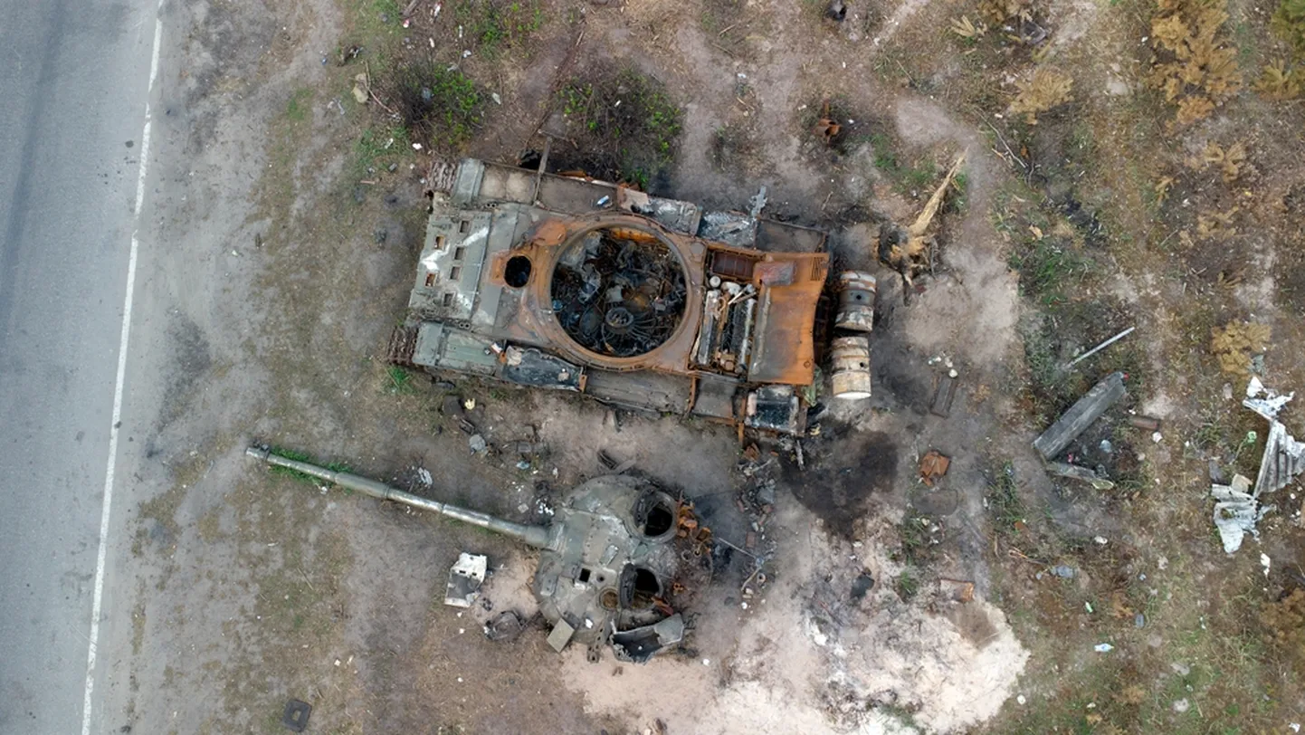Iznīcināts Krievijas armijas tanks. Ilustratīvs attēls.