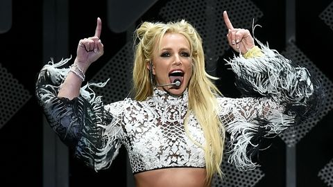 «TEEME MINU POOL LASANJET!» ⟩ Politseivideod paljastavad Britney Spearsi kummalise kinnipidamise üksikasjad