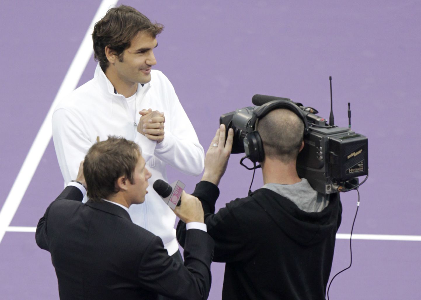 Roger Federer pidi vigastuse tõttu loobuma Doha turniiri poolfinaalkohtumisest.
