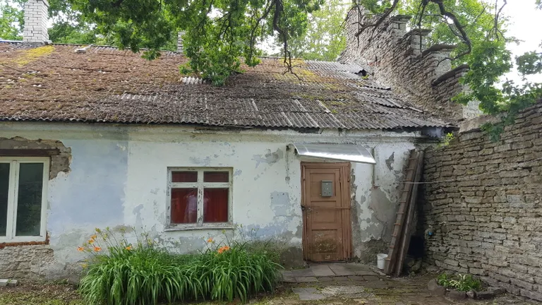 Пятиквартирный дом в волости Харку.