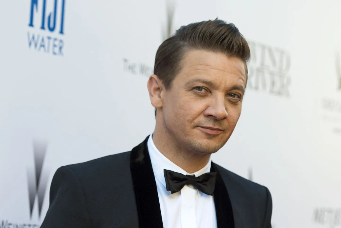 Джереми Реннер.