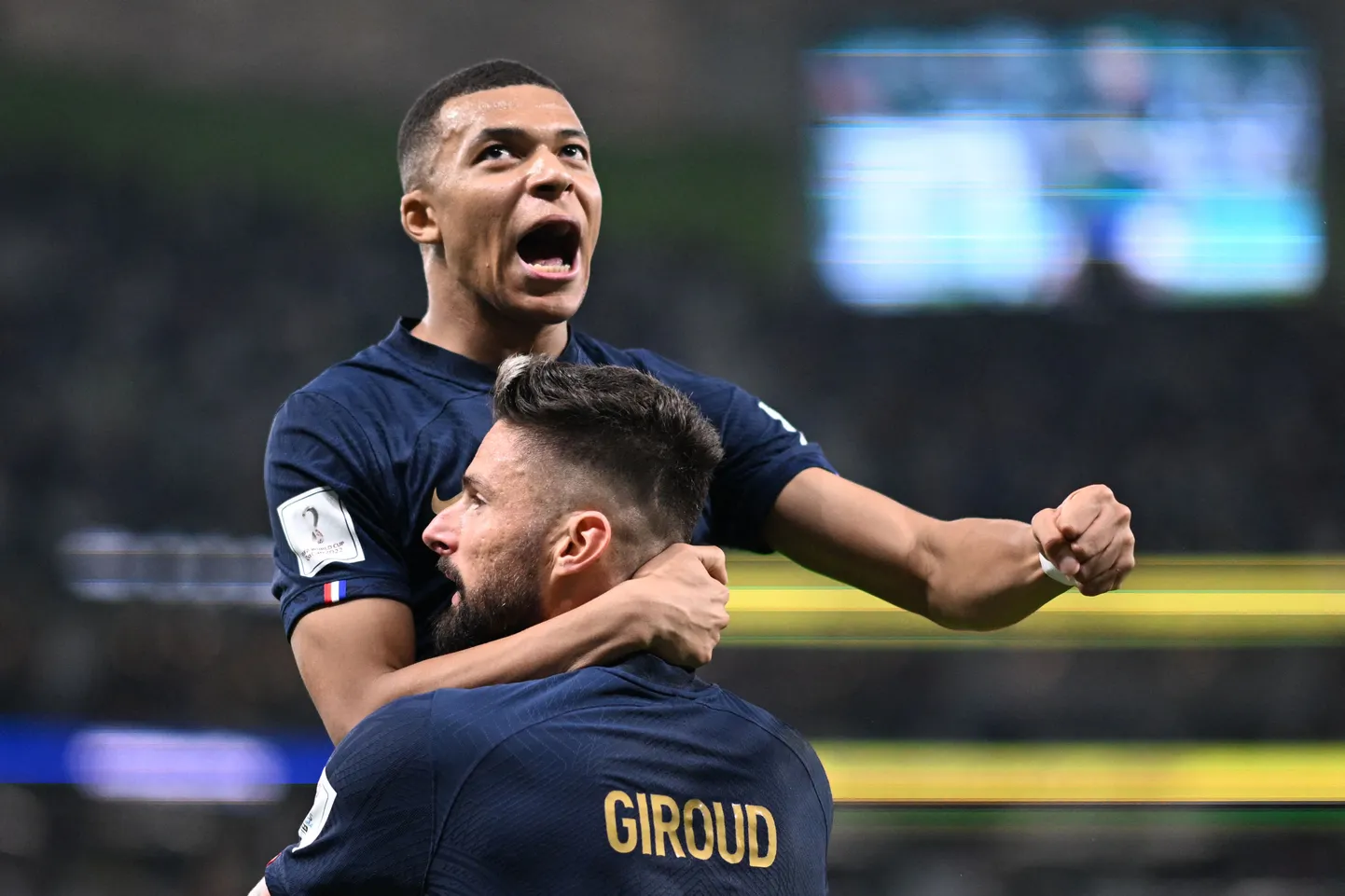 Kylian Mbappe (üleval) ja Olivier Giroud MMil.