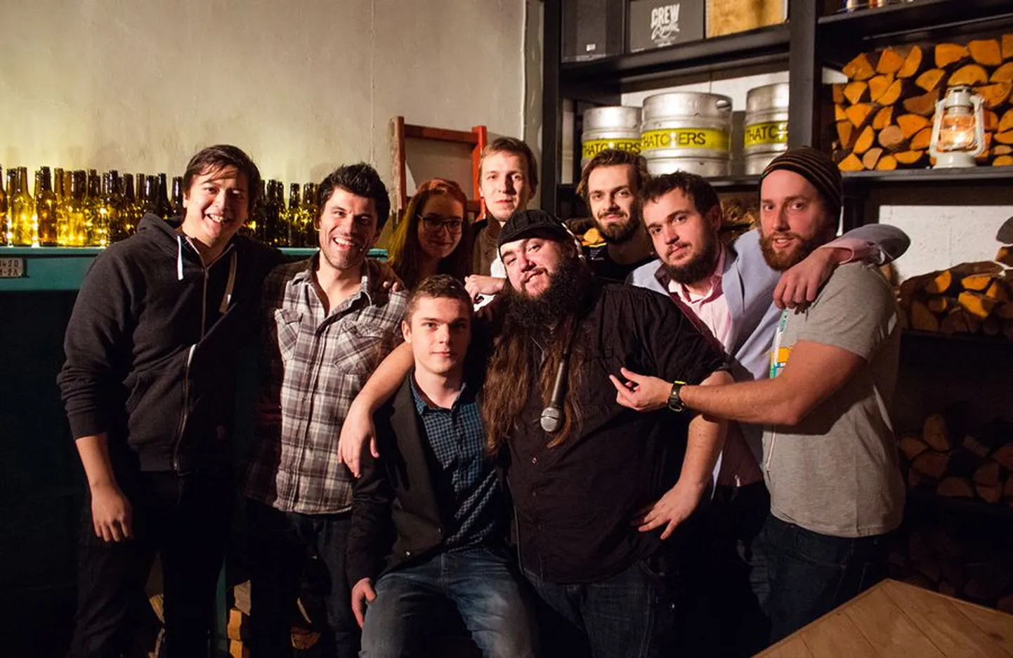 Comedy Estonia eesmärk on edendada stand-up-komöödiat kui žanri nii Baltimaades kui Soomes. Louis Zezeran on vasakult teine.