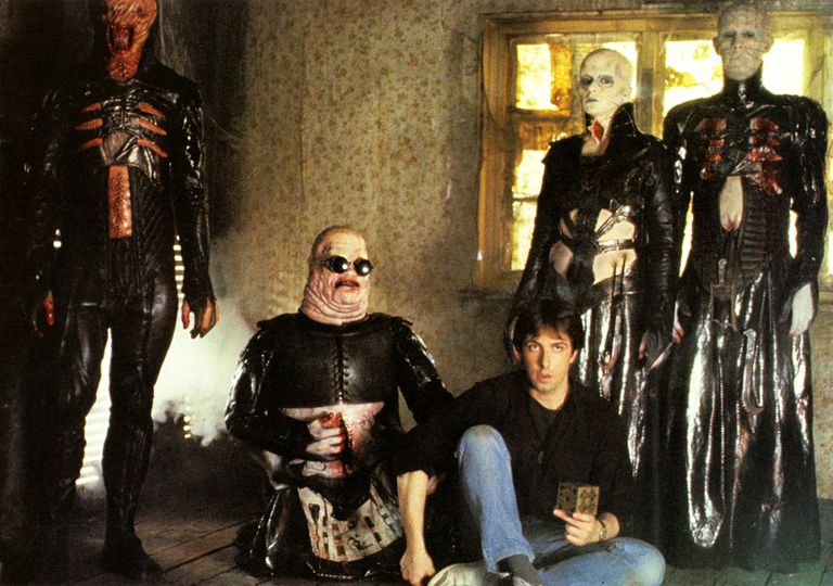 «Põrgusigitise» lavastaja Clive Barker ja tema loodud koletised. Doug Bradley kehastatud Pinhead on pildi paremas nurgas.