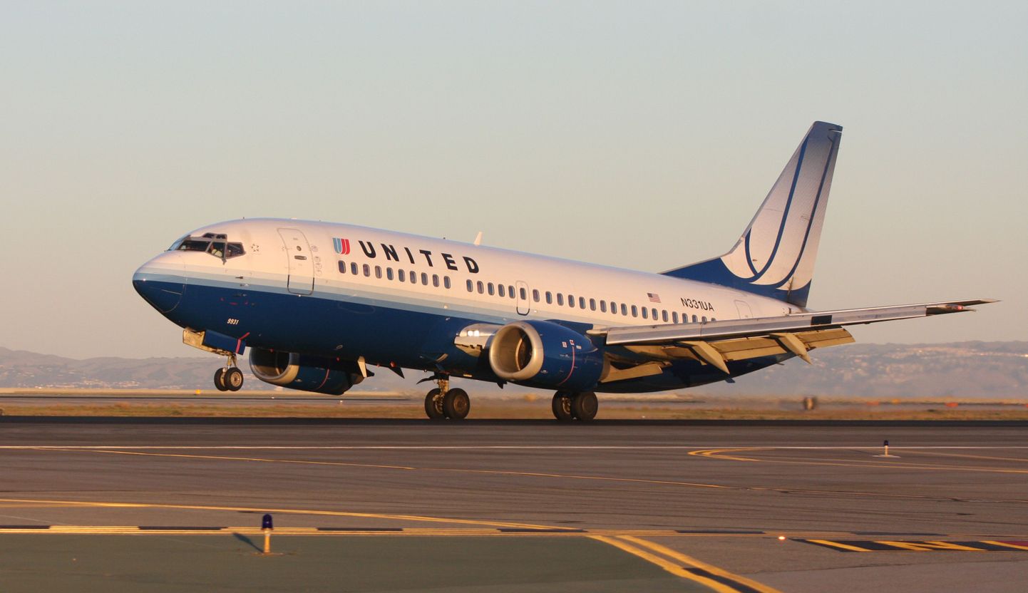 Firma United Airlines reisilennuk Boeing 737.