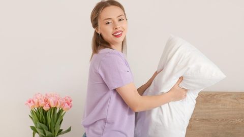 KIIRELT JA LIHTSALT ⟩ Miks tekivad padjale kollased plekid ja kuidas neist vabaneda?