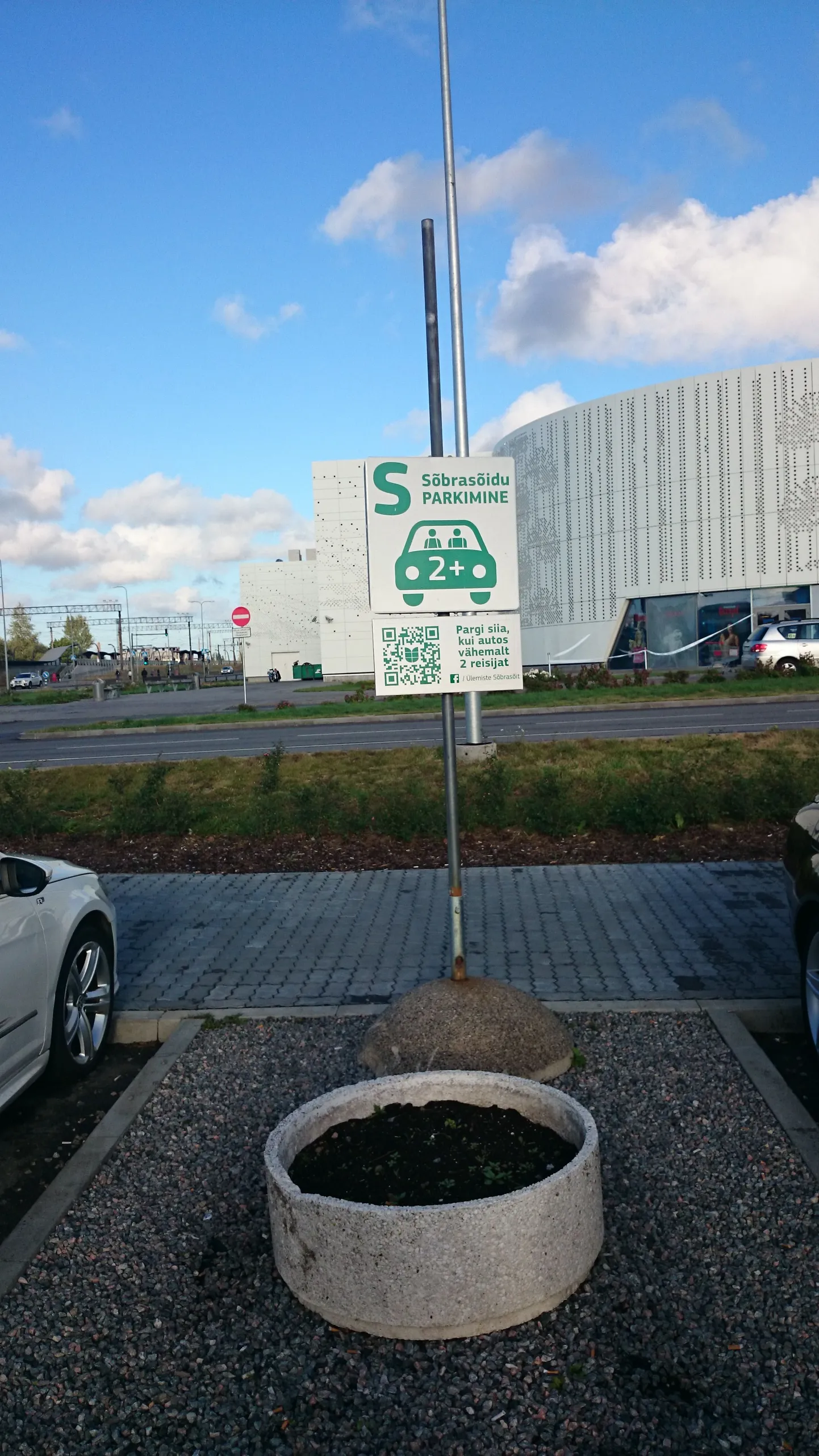 Ülemiste parkla segane süsteem tekitab nii mõneski autojuhis segadust.