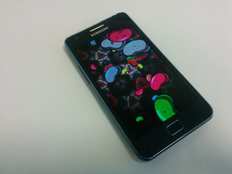Android Jelly Bean näitab pärast teatud menüüvaliku mitmekordset koputamist ringilohistatavaid mahlaube.
