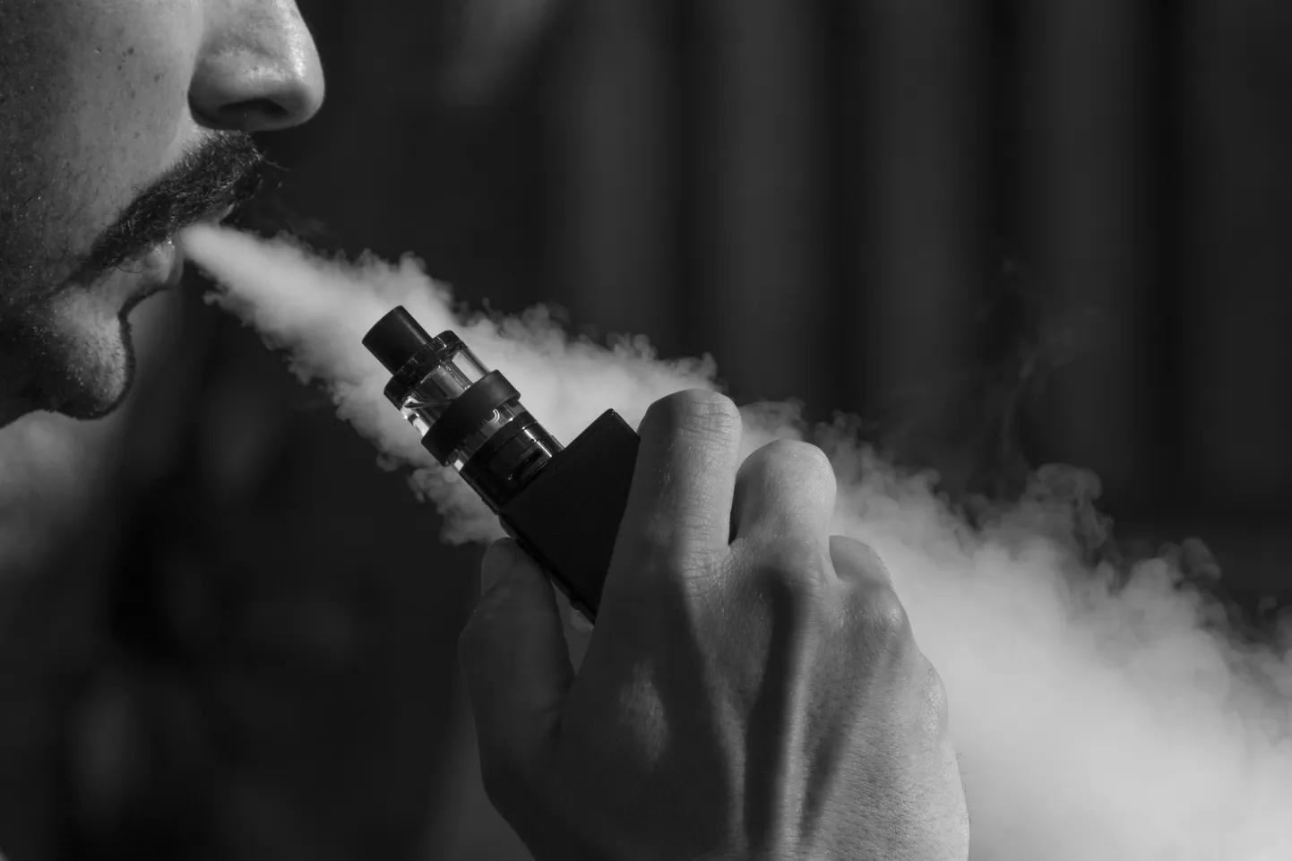 Elektroniskā cigarete. Ilustratīvs attēls.