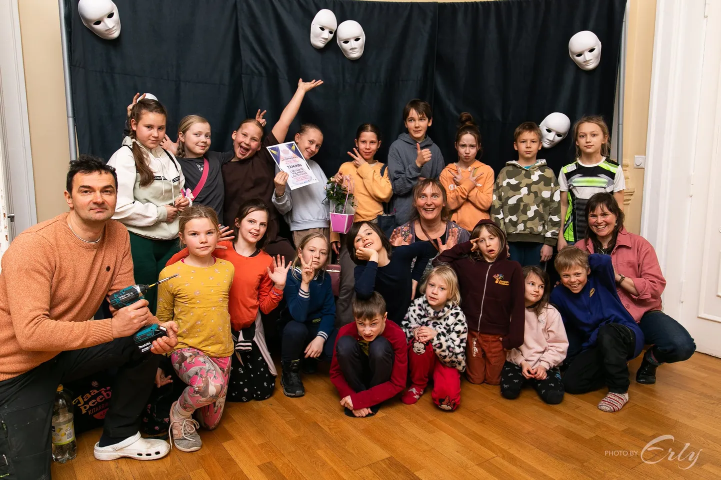 Algklasside arvestuses pälvis laureaadi tiitli Leiutajate Külakooli Lasteteater lavastusega “Cipollino seiklused”.