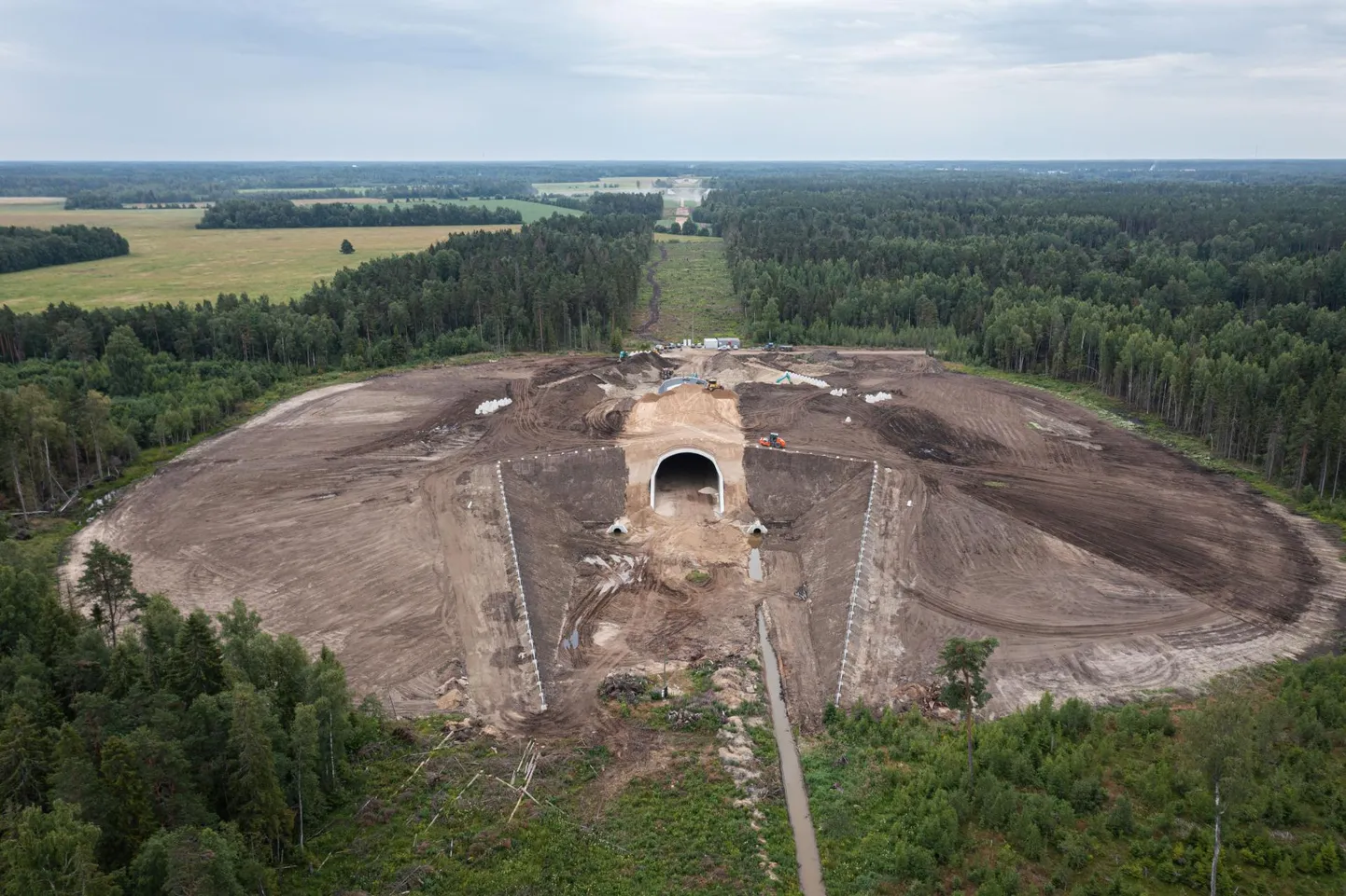 Rail Balticu Tagadi ökodukti ehitustööd juulis.