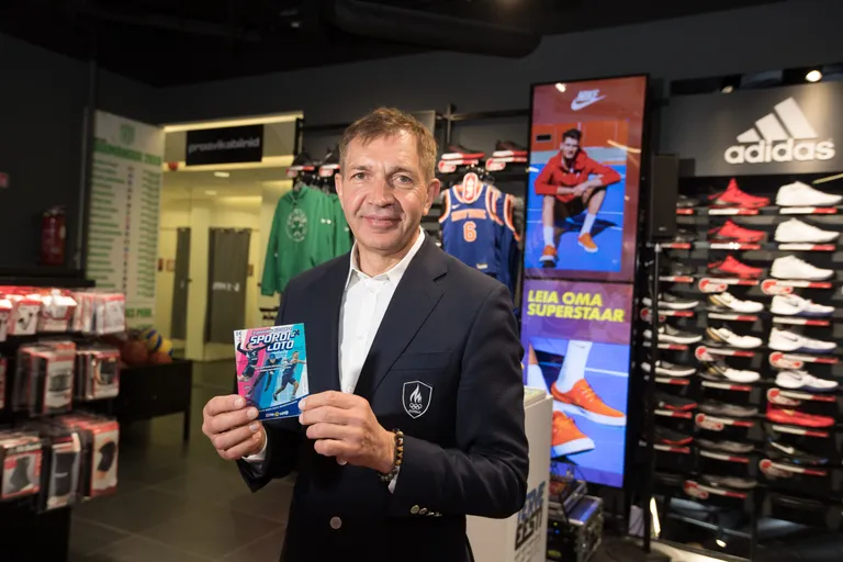 Urmas Sõõrumma Eesti Olümpiakomitee ja Eesti Loto koostöös valminud uue loto esitlusel.