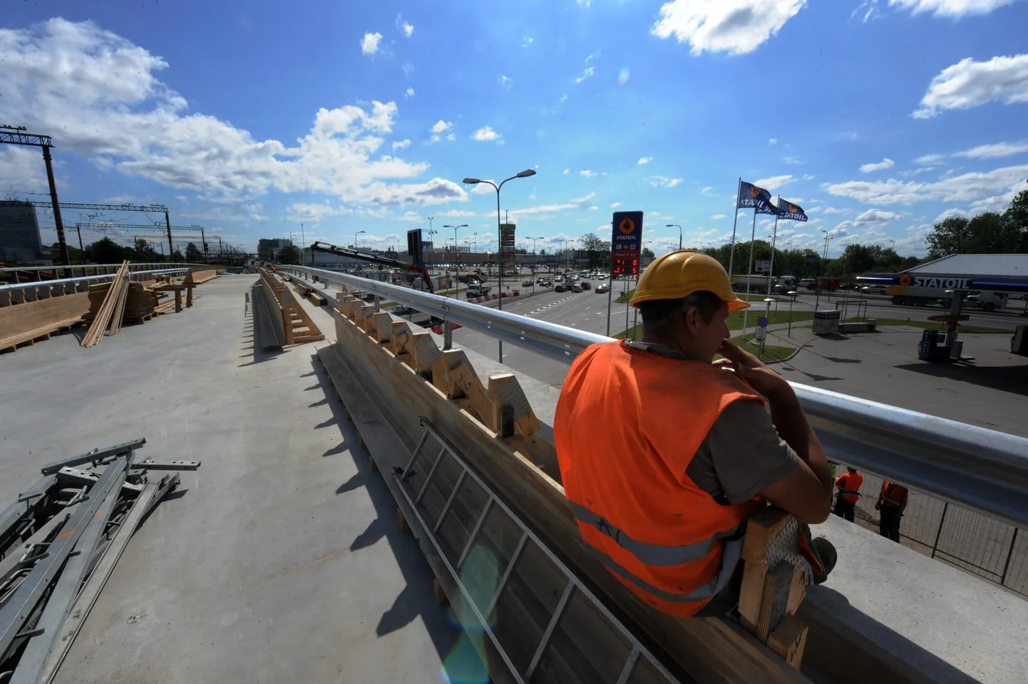 Sildade, viaduktide ja muude rajatiste ehitusel läheb praegu veidi paremini kui hoonete püstitamisel.