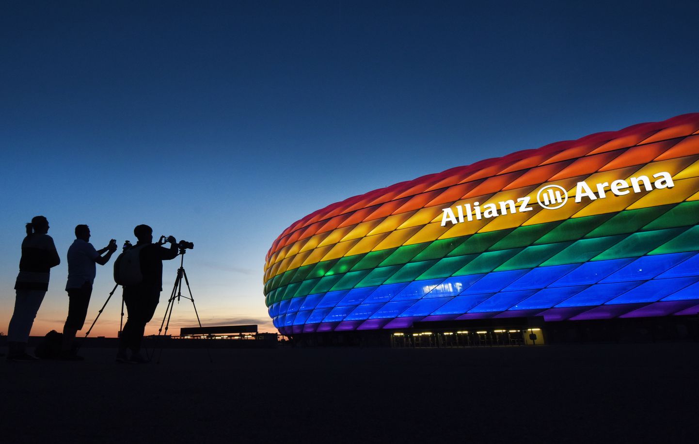 LGBT värvides Allianz Arena Münchenis.