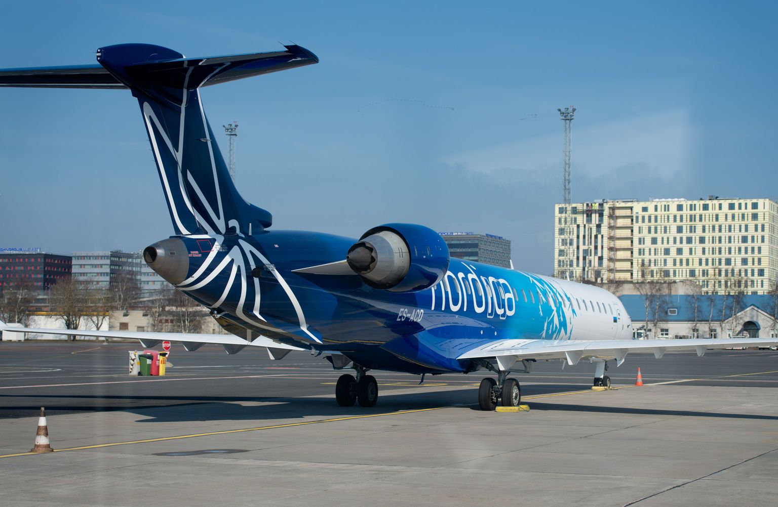 Nordica värvides lennuk Tallinna lennujaamas.