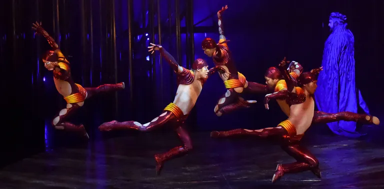 Шоу Varekai: акробатическая дорожка.