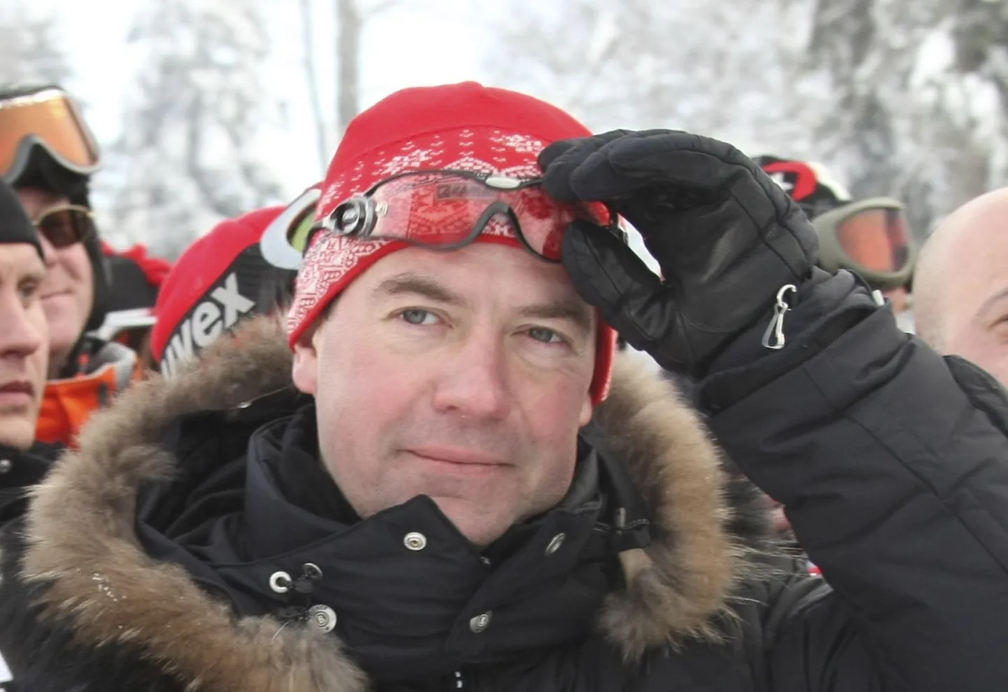 Дмитрий Медведев на лыжной трассе в Сочи