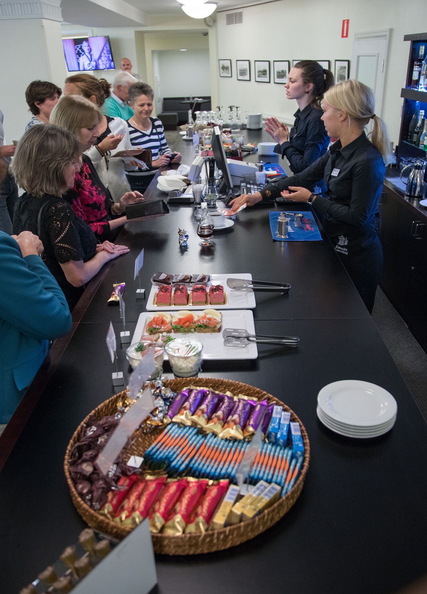 Rahvusooperi kohvikus Colombina pakub suupisteid ja jooke Estonia catering.