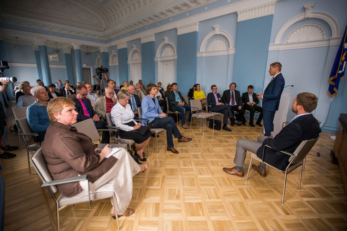 Siseminister Hanno Pevkur ja sotsiaalkaitseminister Margus Tsahkna tutvustasid täna Tallinnas siseministeeriumis omavalitsusjuhtidele pagulasteemat.