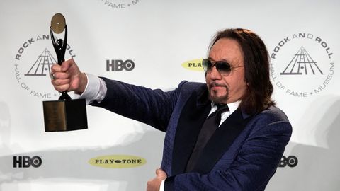 Selgus 74-aastaselt surnud ansambli Kiss asutajaliikme Ace Frehley surmapõhjus