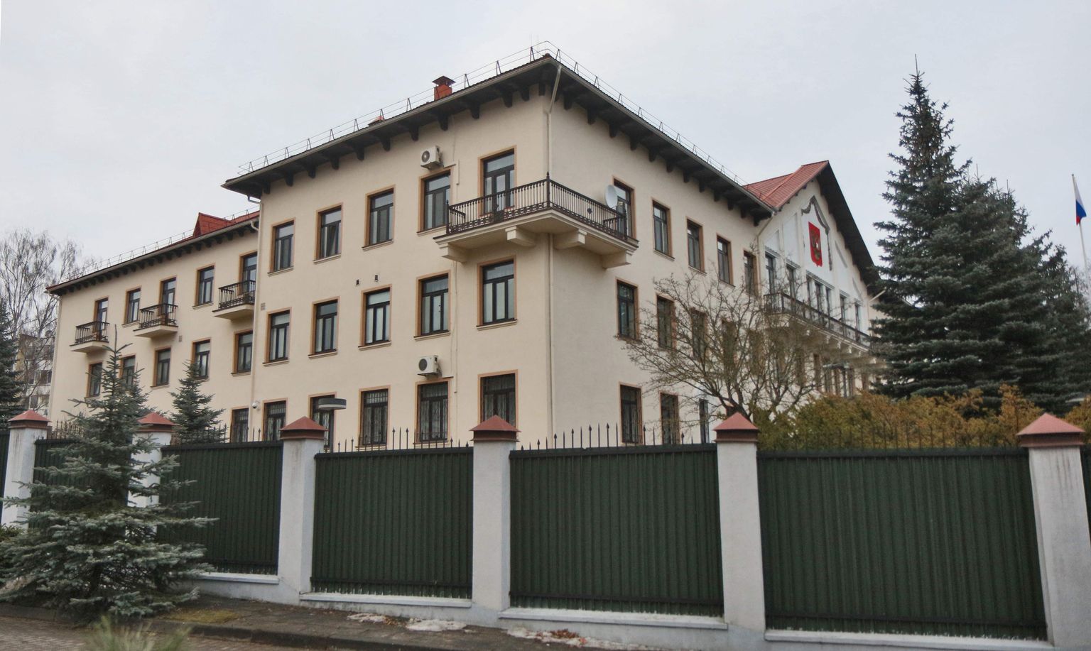 Здание посольства РФ в Вильнюсе.