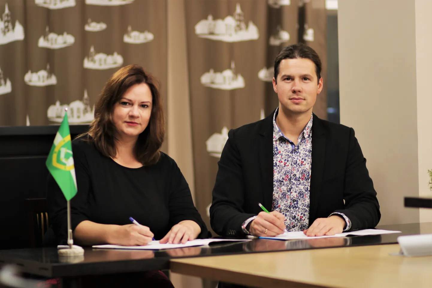 Valga valla juhtimises järgmise nelja aasta vältel leppisid kokku Valga 2.1. valimisliit ja Eesti Reformierakond. Valga raekojas allkirjastatud koalitsioonilepingule andsid allkirjad vallavanem Monika Rogenbaum ja vallavolikogu esimees Lauri Drubinš.