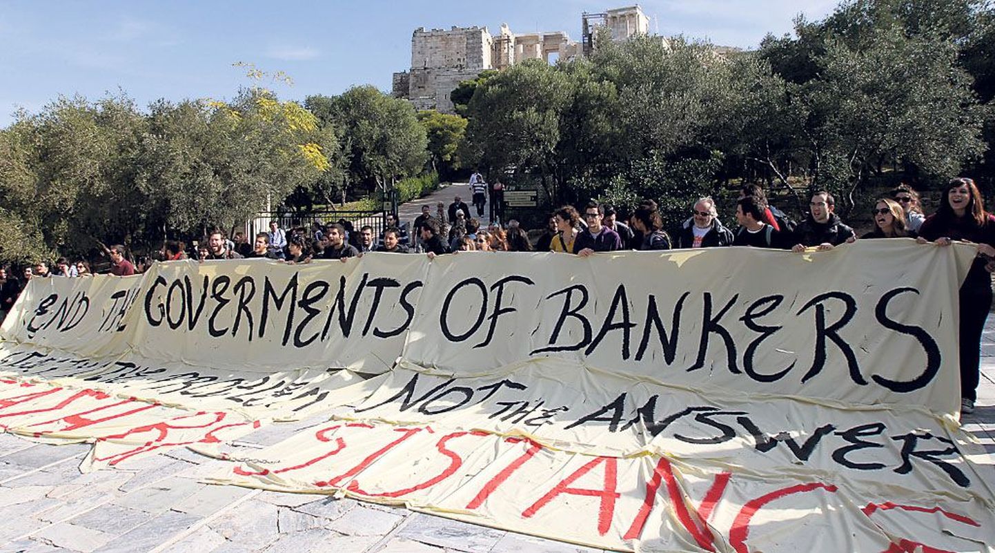 Kreeka vasakpoolsete meeleavaldus ”Lõpp pankurite valitsustele, kokkuhoid on probleem, mitte vastus” väljendab üsna täpselt kreeklaste meeleolusid, kui kõne alla tulevad edasised kärped ja kokkuhoiuabinõud.