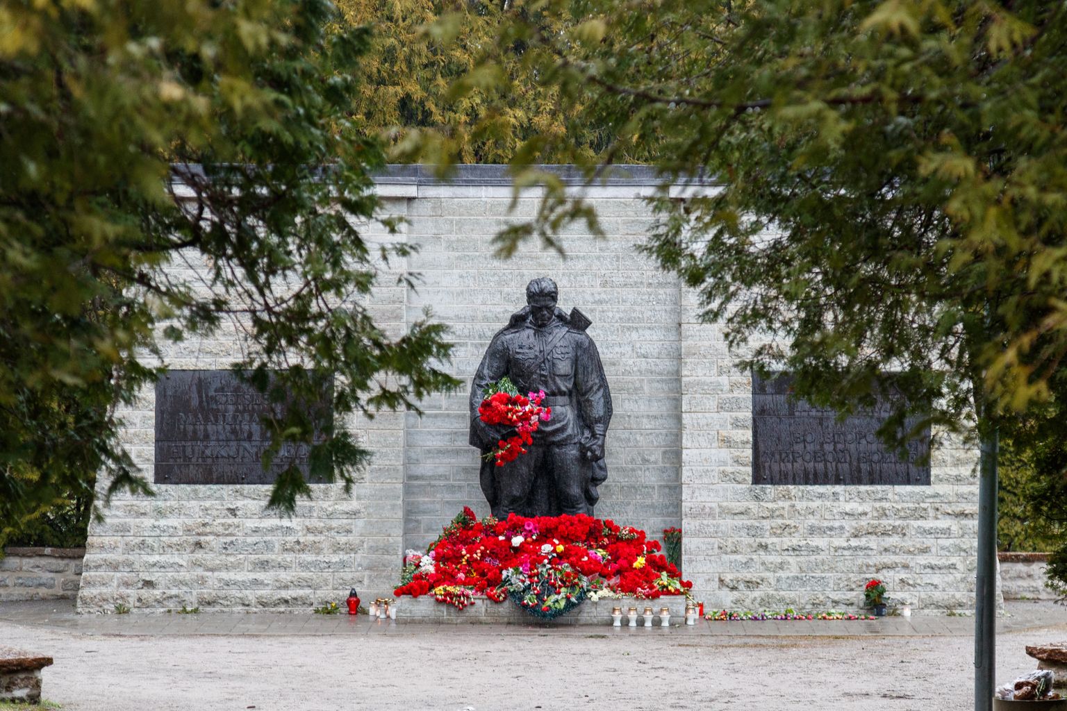 Pronkssõdur Kaitseväe kalmistul