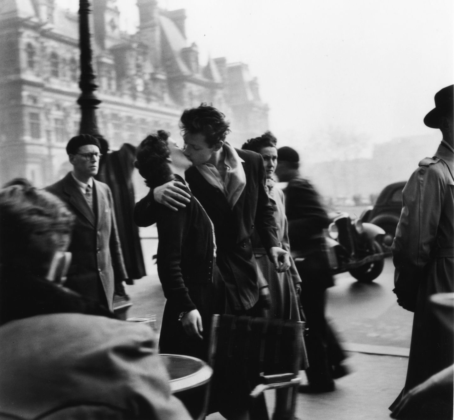 "Le baiser de l'hôtel de ville Paris" (1950)