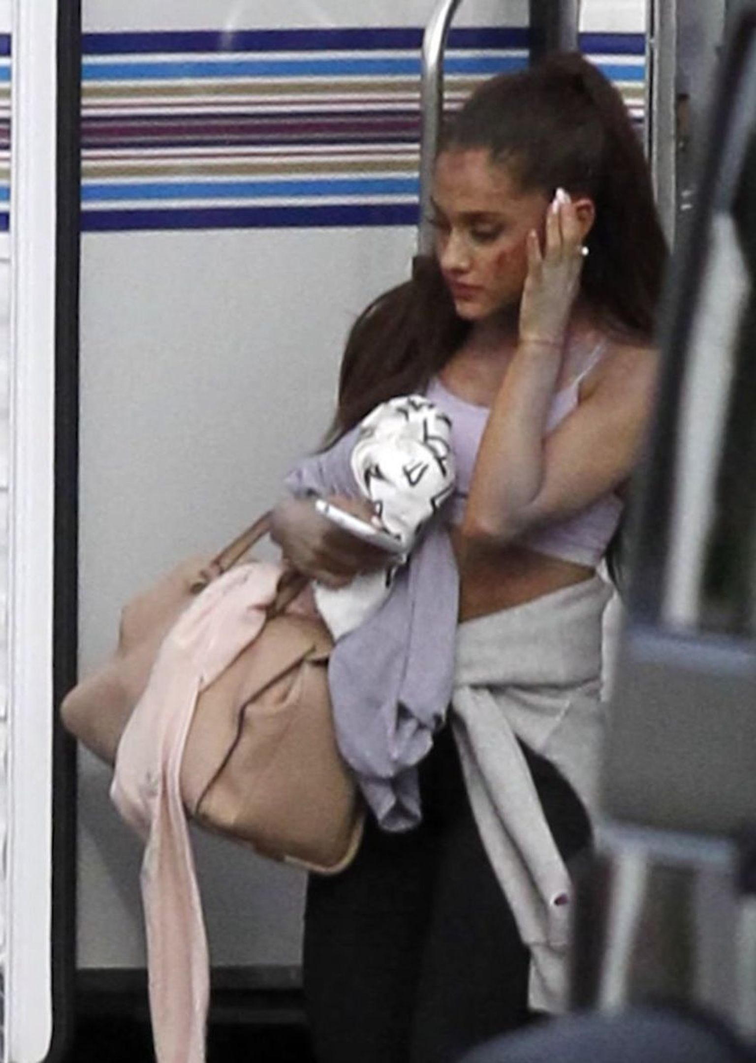«Verine» Ariana Grande 2015. aastal telesarja «Scream Queens» võtetel