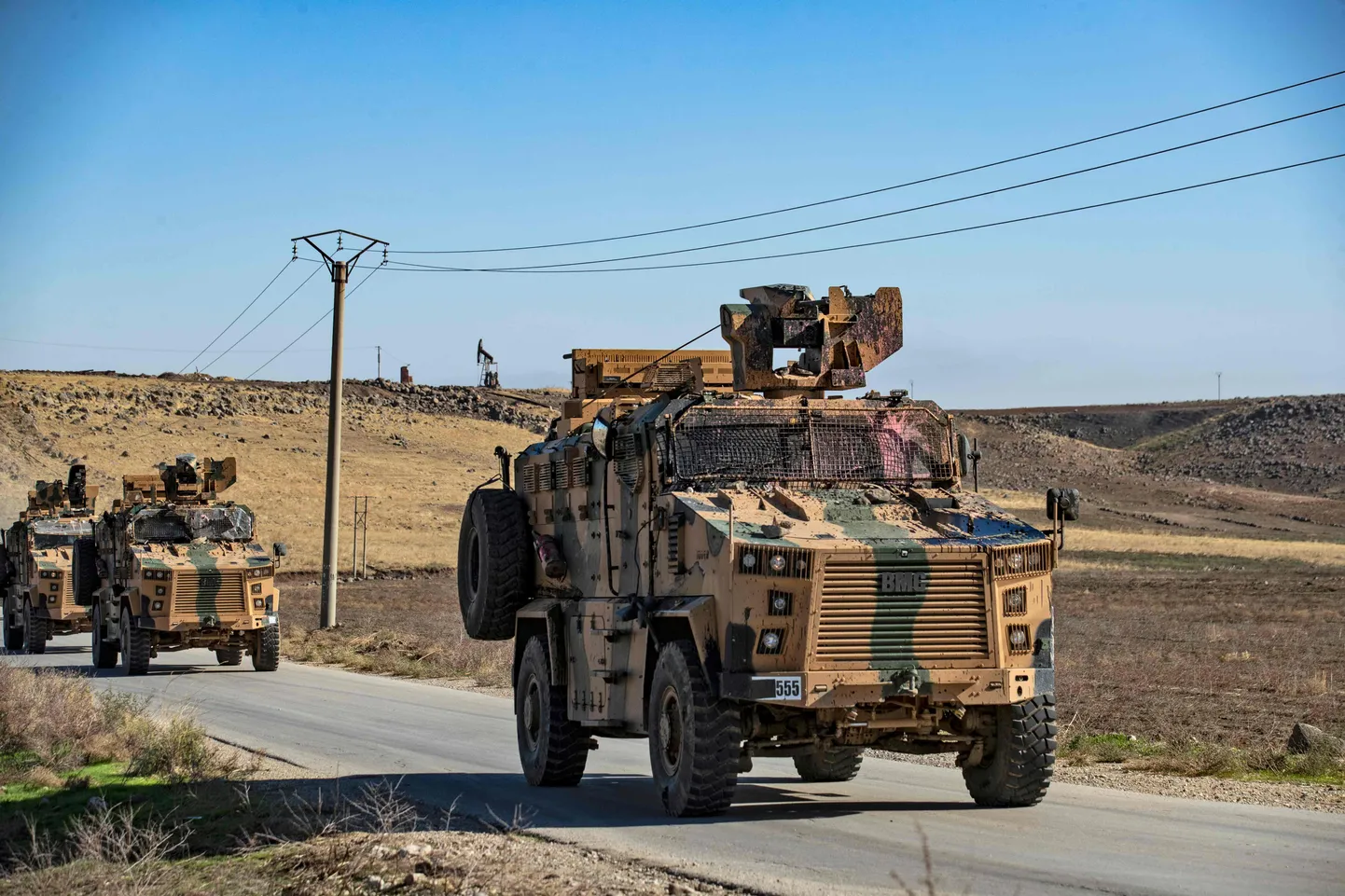 Türgi sõjaväe sõidukid eile Kirde-Süürias Hasakeh' provintsis Al-Muabbadah's.