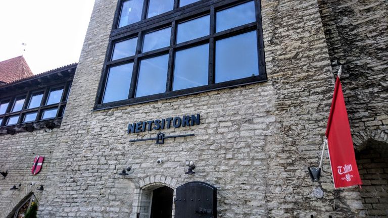 Neitsitorn - это музей и кафе, а также прекрасное место отдыха.