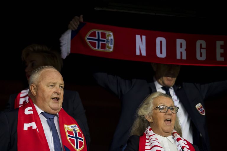 Norra jalgpalliliidu president Terje Svendsen (vasakul).