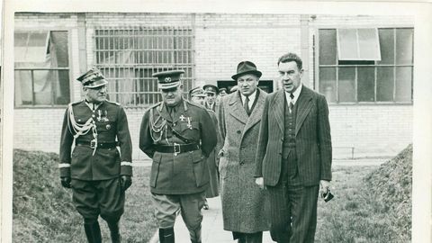 AJALUGU ⟩ Kindral Johan Laidoner Terasest Tahte linnas: 85 aastat pärast Laidoneri visiiti Poola leiti muuseumist 38 fotot