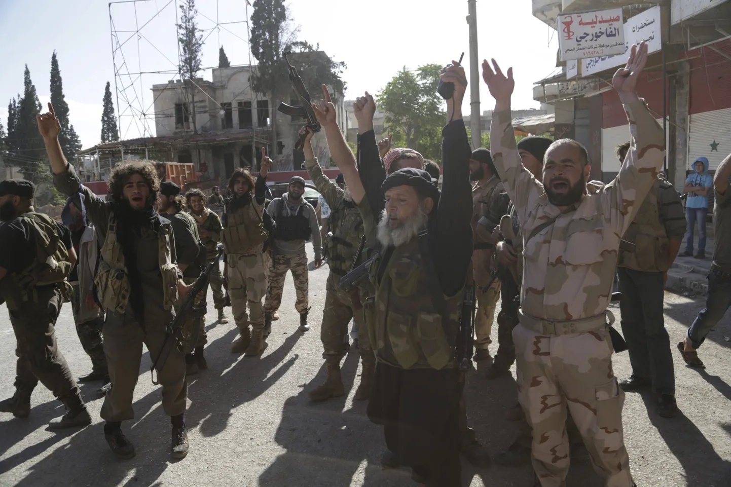 Al-Nusra võitlejad Arihas.