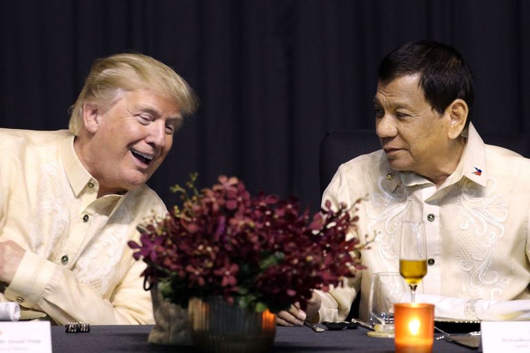 Duterte ja Trump eilsel õhtusöögil.