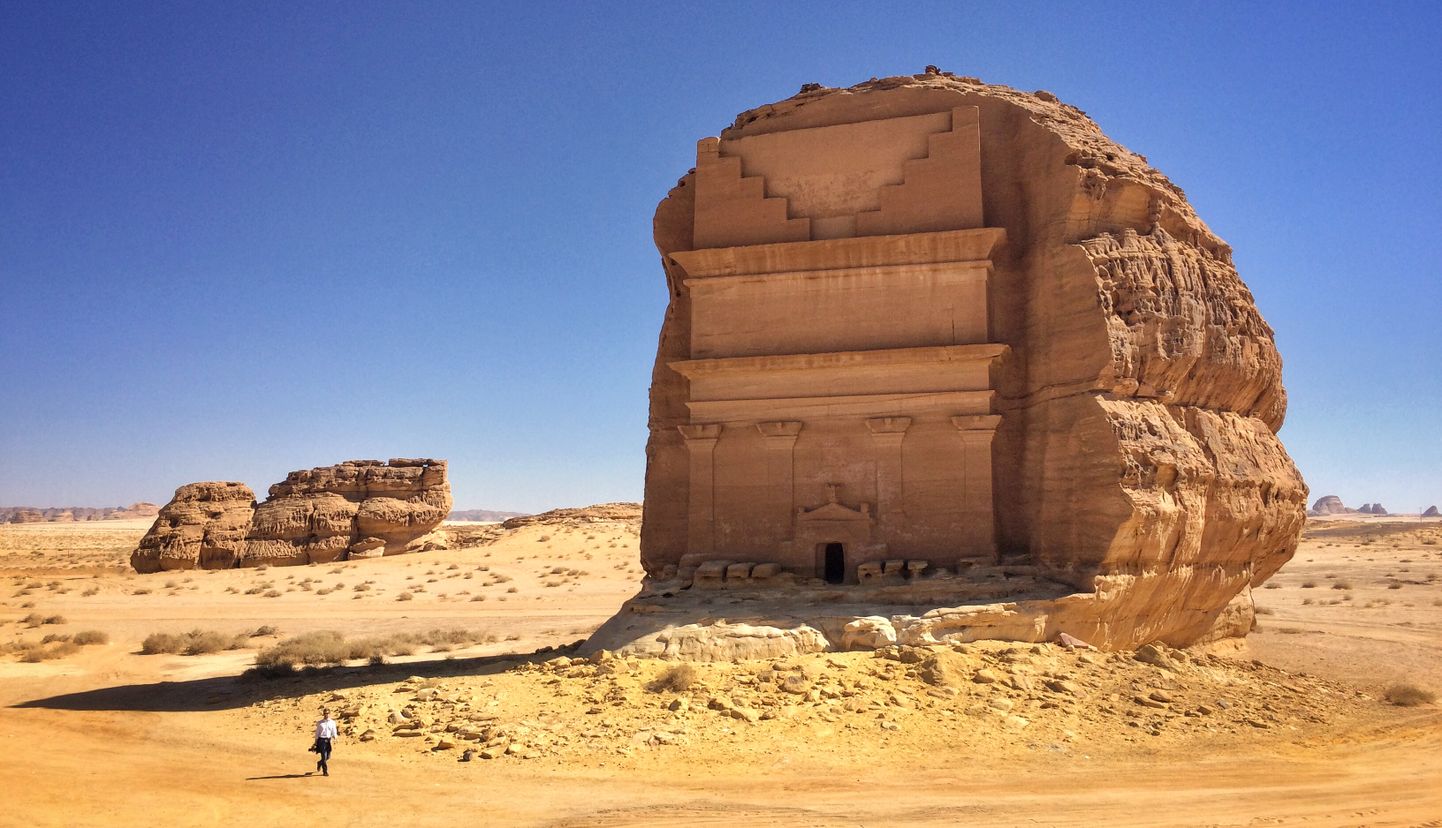 Aastatuhandeid vana hauakamber Qaṣr Al-Farīd on üks Saudi-Araabia muljetavaldavatest vaatamisväärsustest.