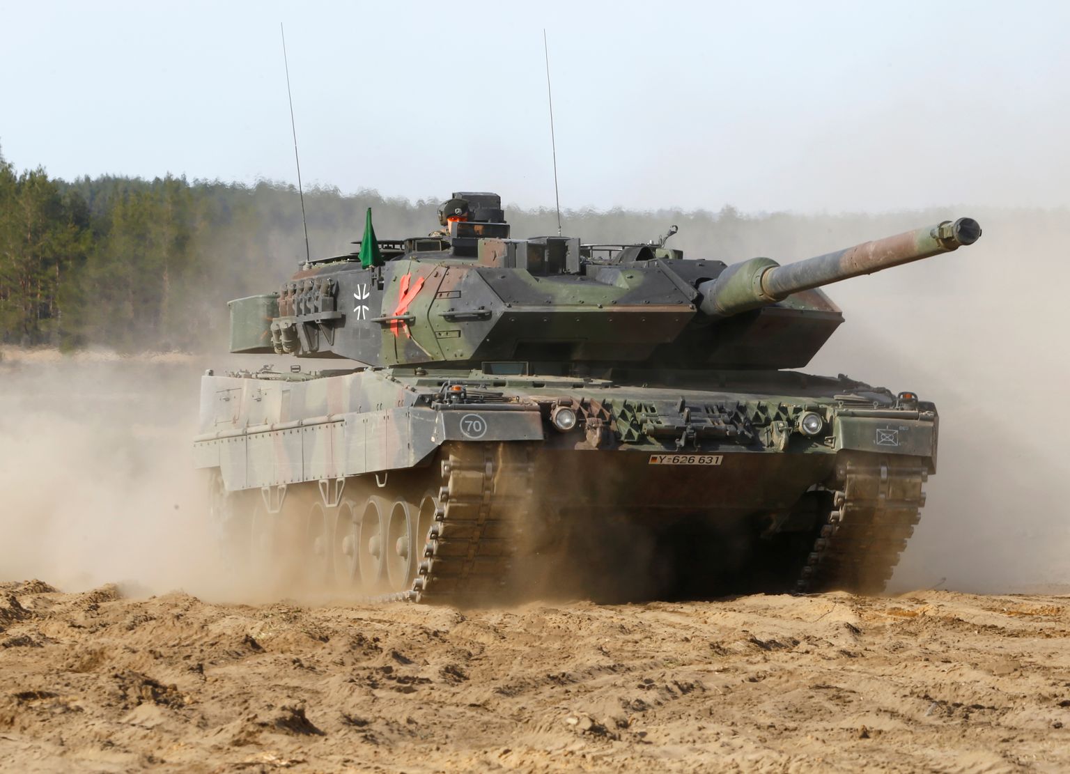Leopard 2 tank.