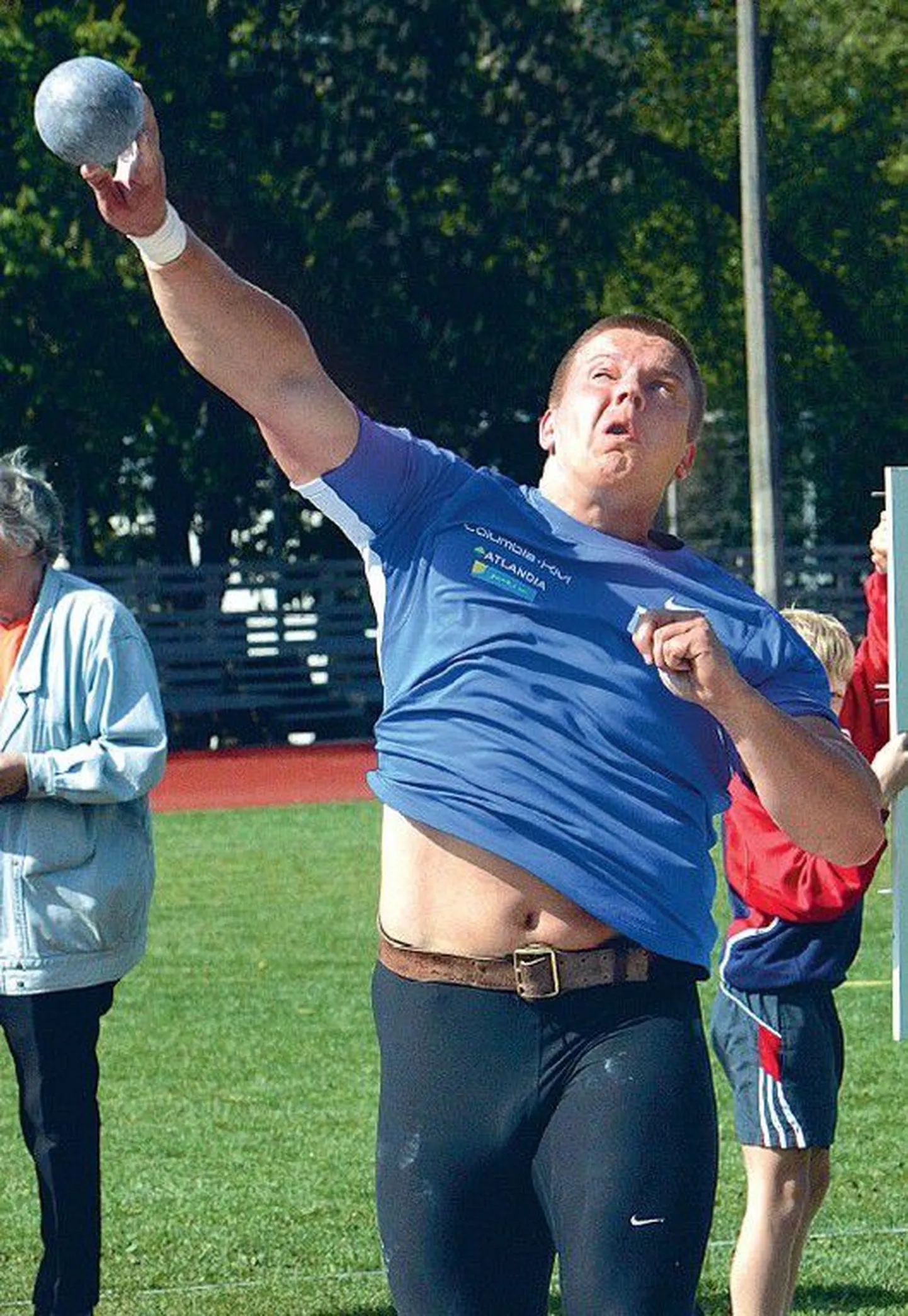Kuulitõukaja Taavi Peetre..
