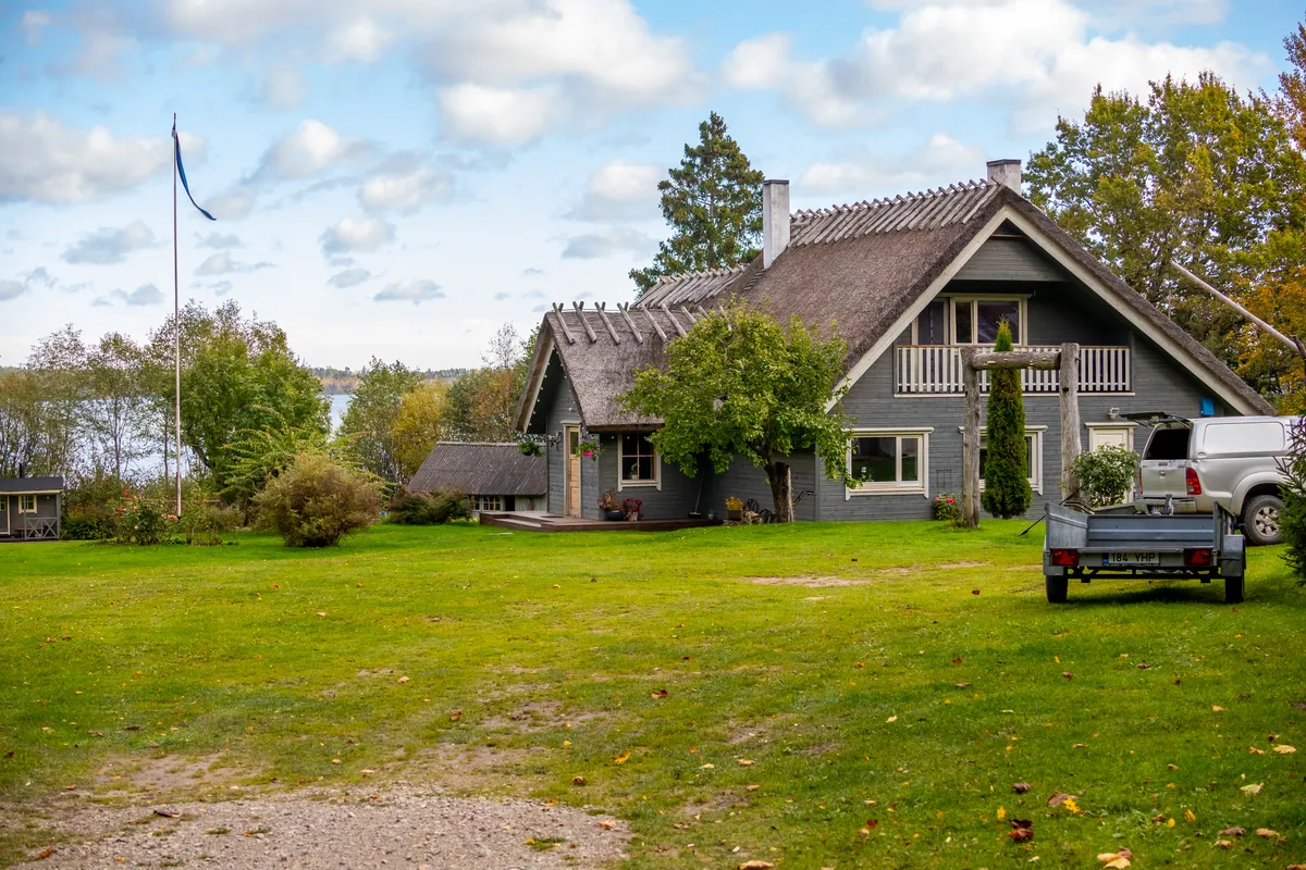 Kaunis krunt Karujärve ääres