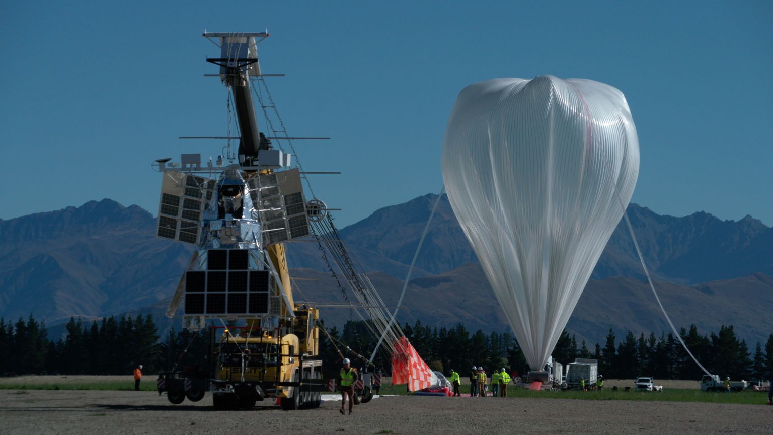 NASA SuperBIT valmistumas õhkutõusmiseks 16. aprillil Wānakas Uus-Meremaal.