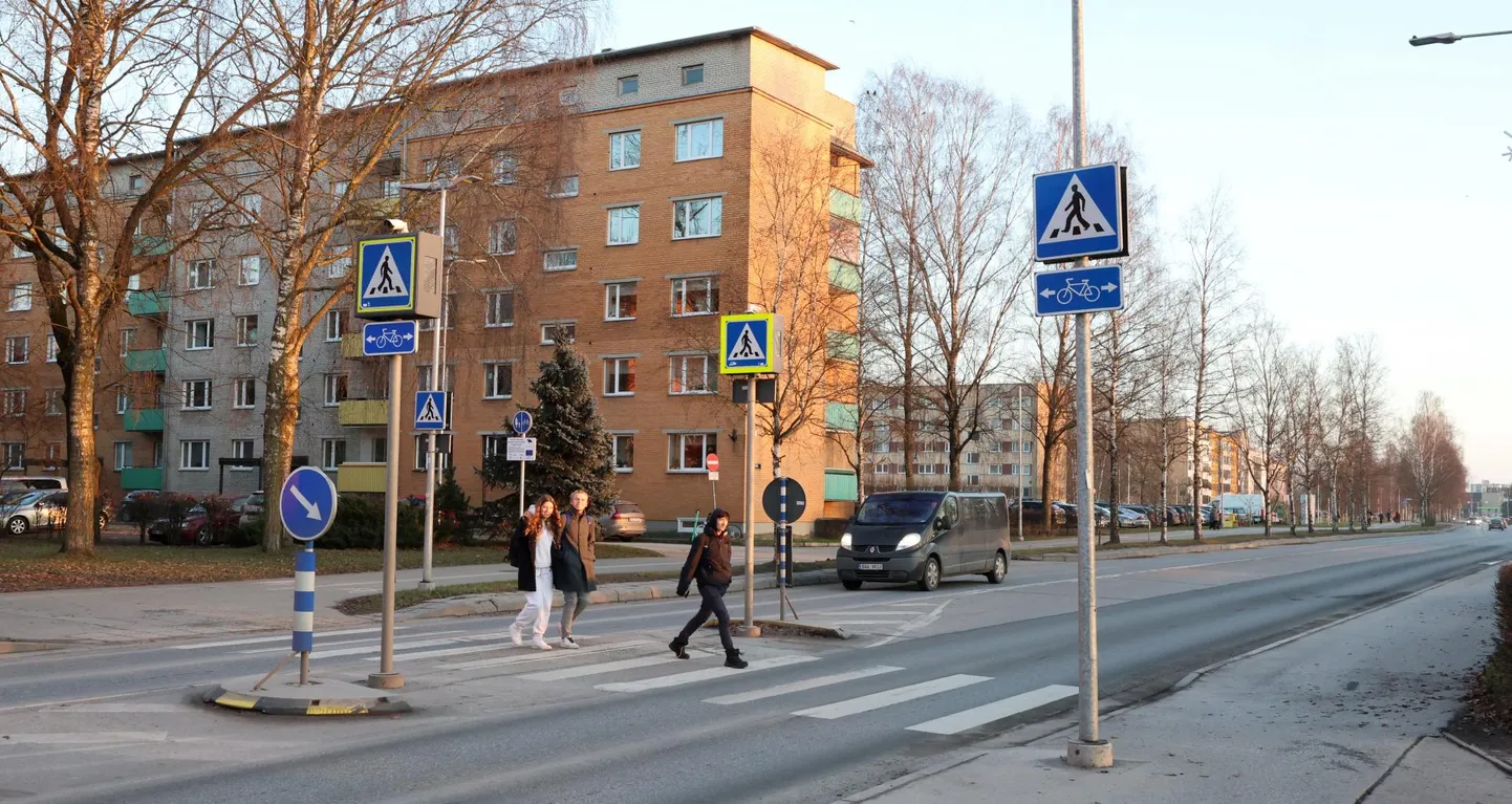 Pikal tänaval on ülekäigurajal küll kallis nutilahendus, kuid praegu see seal ei tööta.