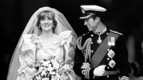 Видео: обнародованы уникальные кадры свадьбы принцессы Дианы и принца Чарльза  