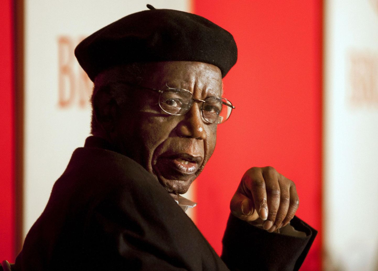 Chinua Achebe 2010. aastal.