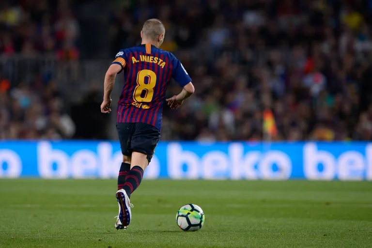 Andres Iniesta tõmbas pikale karjäärile Barcelona ridades joone alla.