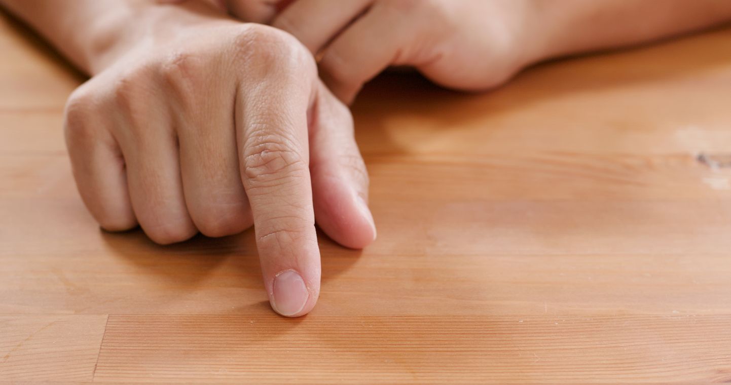 Alzheimeri ja sellele eelneva seisundi korral koputavad inimesed sõrmedega teistmoodi kui terved, tuvastasid neuropsühholoogid.