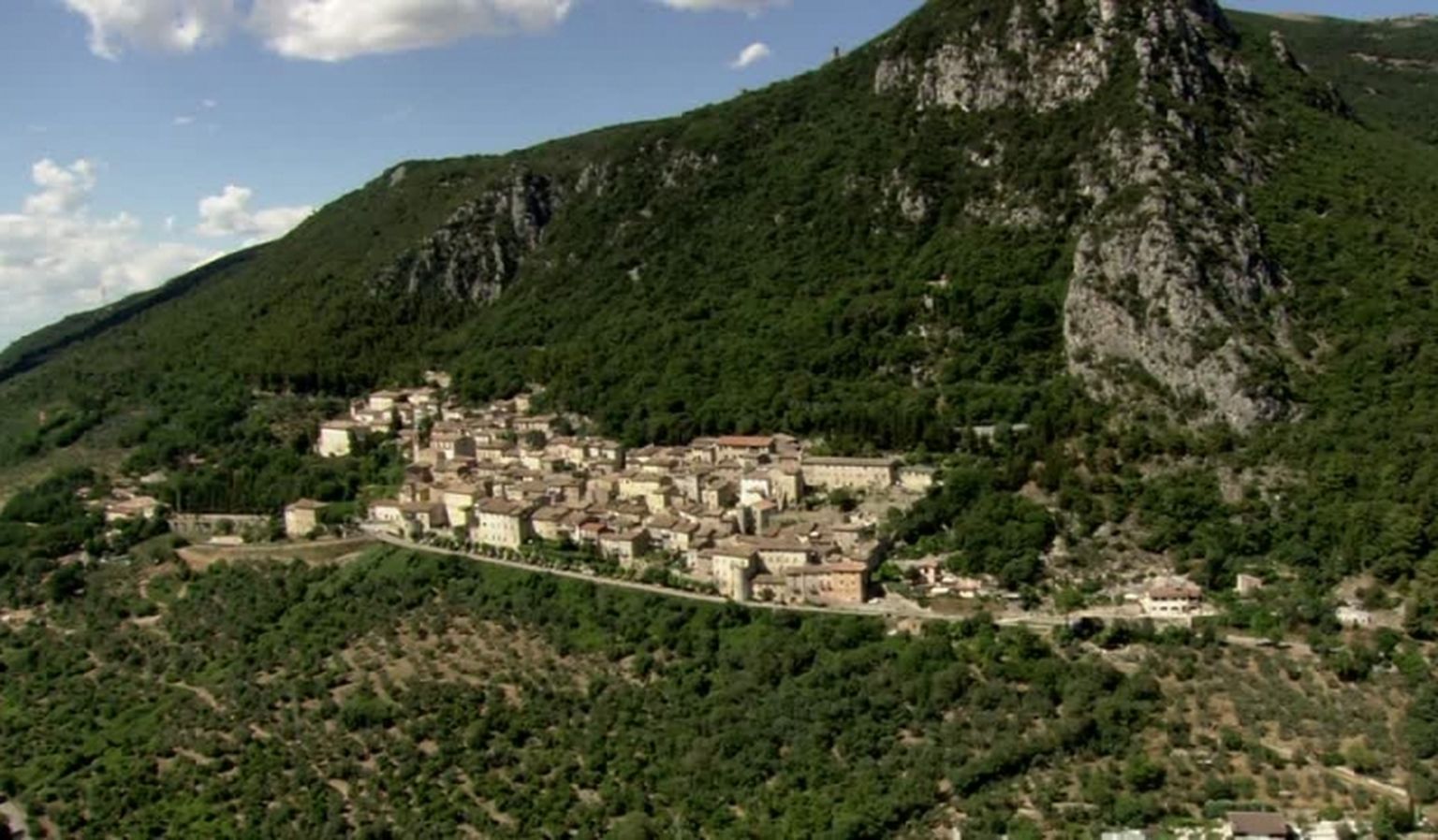 Cesi küla Itaalias