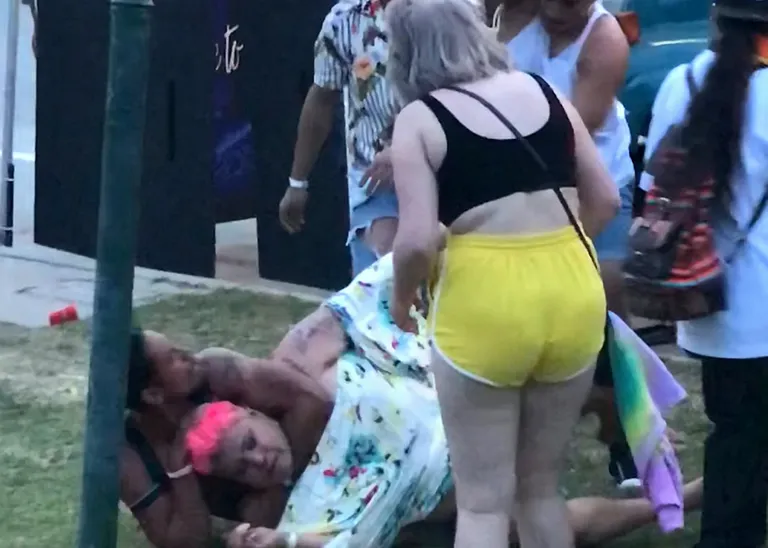 Kaklus California Long Beachi homofestivalil