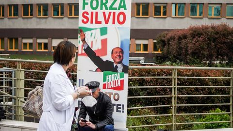 Berlusconi tõotas teda taas tabanud tervisehädadest välja tulla