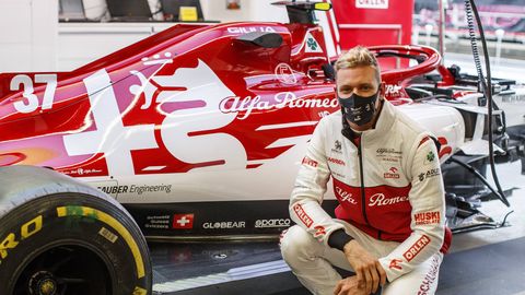 Мик Шумахер дебютирует в Формуле-1 в составе Haas